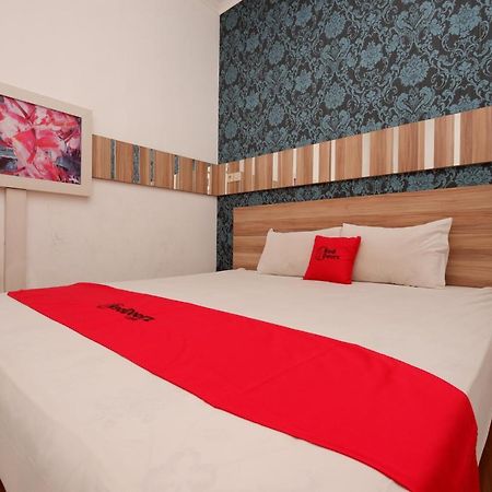 Reddoorz Near Plaza Simpang Lima Otel Semarang Dış mekan fotoğraf